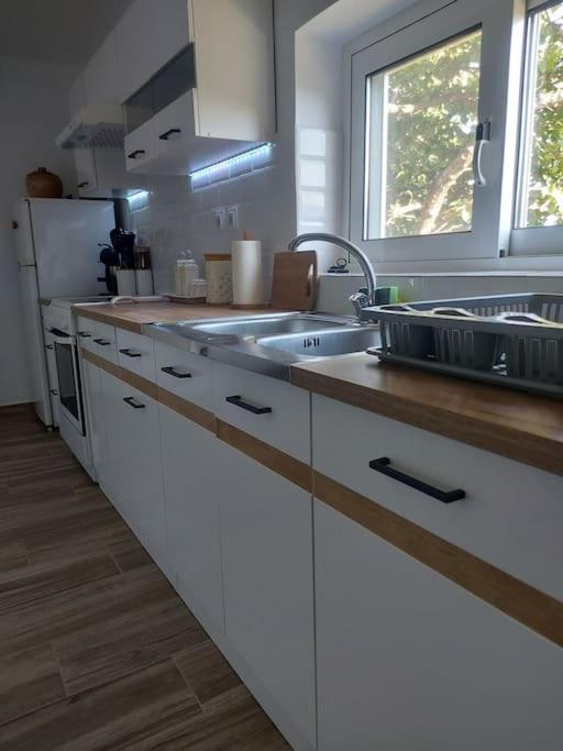 Houlia Home Διαμέρισμα Με Δωρεάν Χώρο Στάθμευσης Steniaí Exterior foto